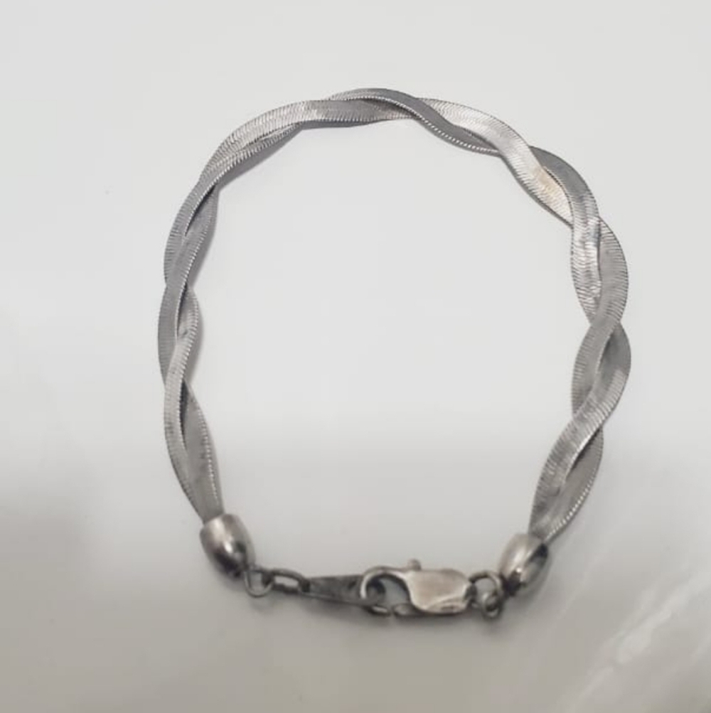 Silver Double Twist Necklace. Marked 14KGP 🌴